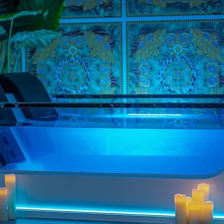 Luxury Whirlpool Jacuzzi